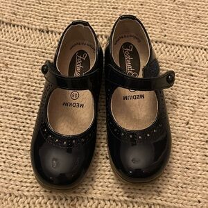 Footmates navy patent mary jane